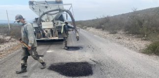 GOBIERNO ESTATAL REHABILITA CAMINO A INVERNADEROS DE SANTA RITA