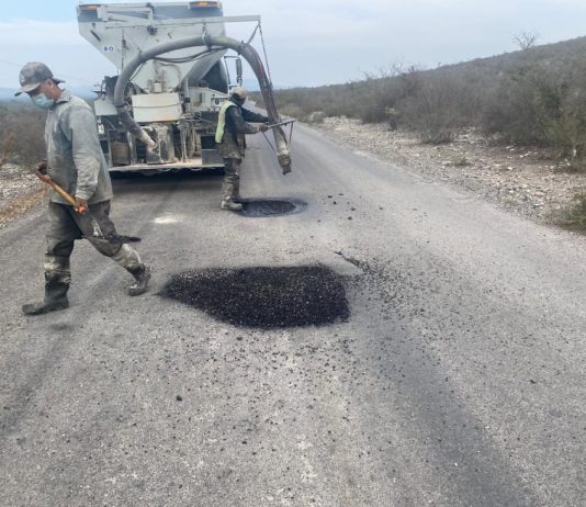 GOBIERNO ESTATAL REHABILITA CAMINO A INVERNADEROS DE SANTA RITA